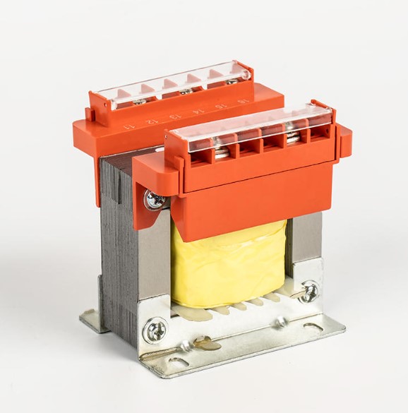Pourquoi Square Transformer est-il largement utilisé dans les circuits de contrôle et l’automatisation industrielle ?